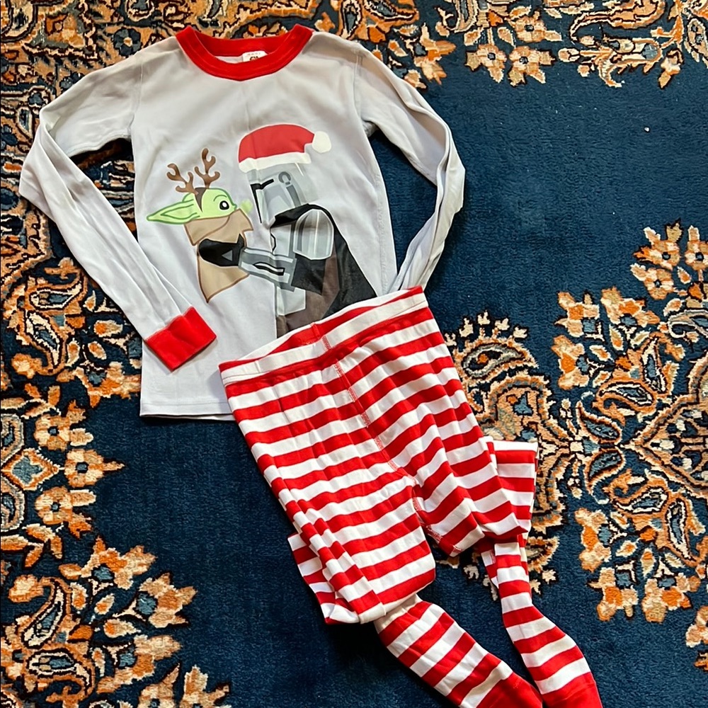 EUC Hanna Andersson Holiday Star Wars Pajamas Sz 140 (10)